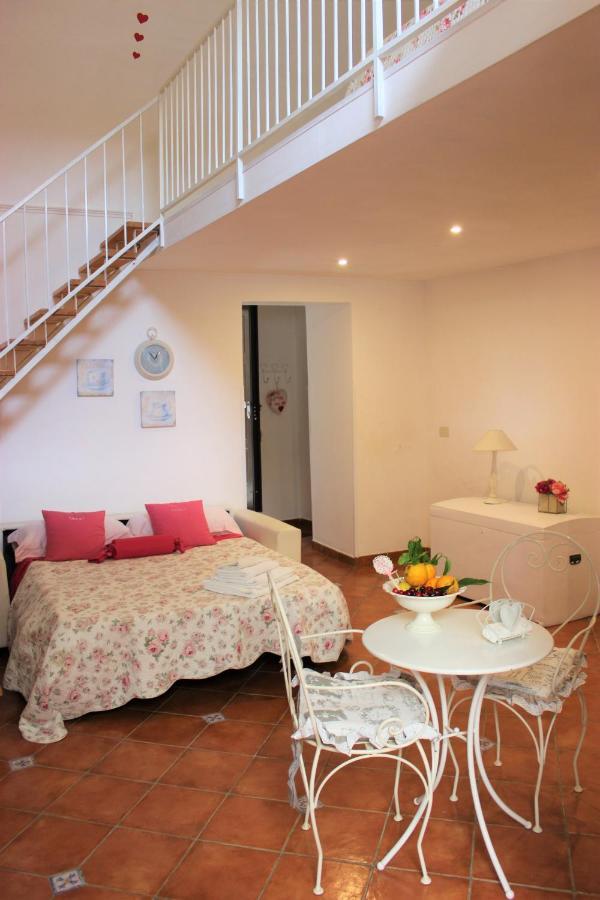B&B Country Chic Vico Equense Exteriör bild